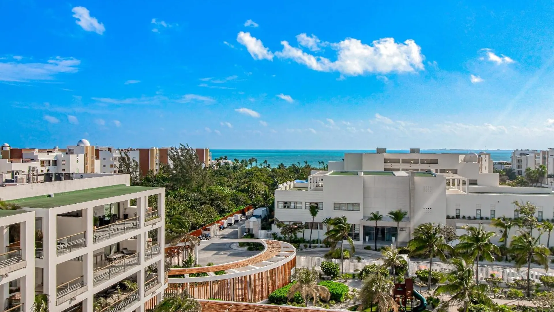 La Amada Ph03M Estudio Torre E Cancun